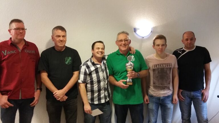 Dieter Nau gewinnt Kickerturnier zum 3. Mal
